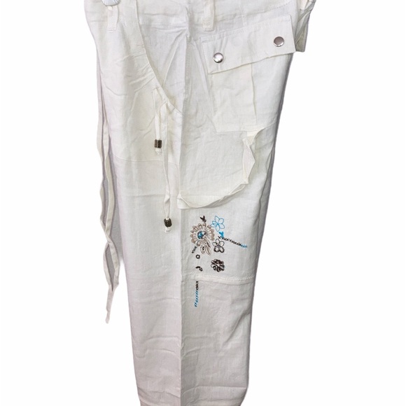 White Capri Pants With Embroidery Medium - Picture 6 of 6